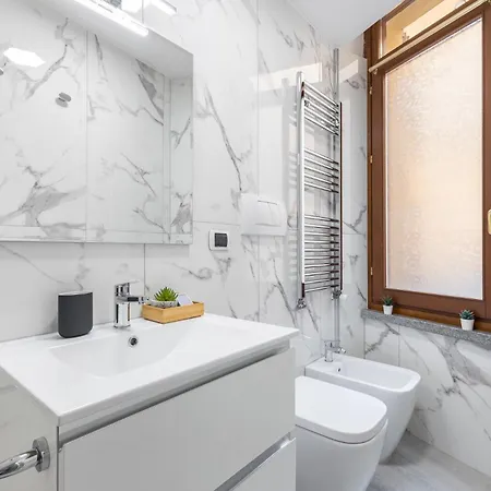 White - Duomo - 6 Posti *