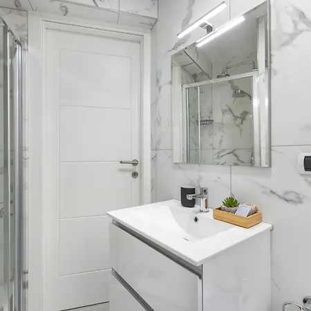 White - Duomo - 6 Posti *